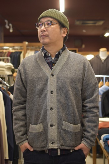 ホワイツビル　TWIST MOCK スウェット カーディガン　今の時期に丁度よい