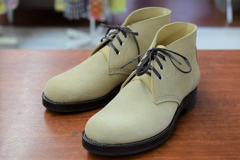 COLIMBOよりCLAUDE DESERT CHAKKA TANが入荷致しました。
