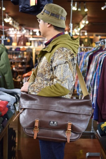 コリンボ　HINSON　Virden Bird-Tracker’s Satchel　ご紹介