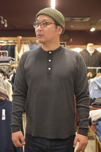 ループ＆ウェフト　ヘンリーネック ハイゲージハニカムサーマルシャツ　