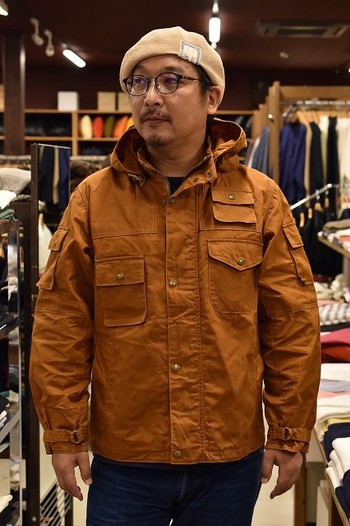 コリンボ　WHITEHALL MEDIUM PARKA  MILITARY  入荷です