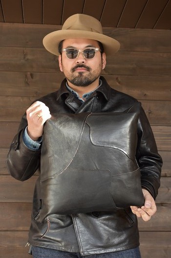 リアルマッコイズ　HORSEHIDE CUSHION 　WITH    BOSS