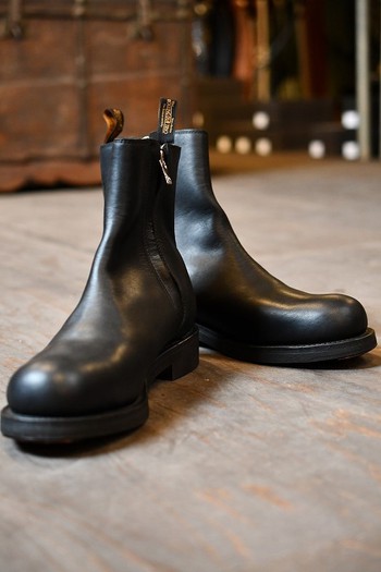 ローリングダブトリオ　CASPER ALL BLACK  入荷です