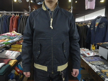コリンボ　 Beth page short jacket　XLが1枚ございます