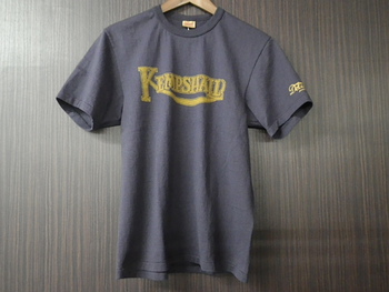デラックスウエア　「KEMPSHALL」　Tシャツ入荷
