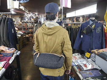 こ、これは　Newバッグ　入荷　ハイビスカスデニム