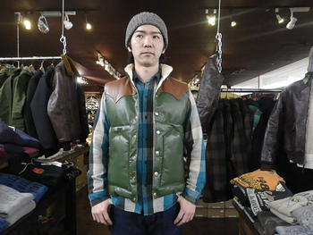 レインボーカントリー　ダウンベスト最終入荷
