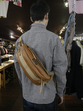 コリンボ　HINSON Virden Tail Container