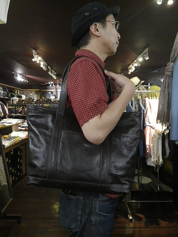 レインボーカントリー　レザートート　シールブラウン　入荷