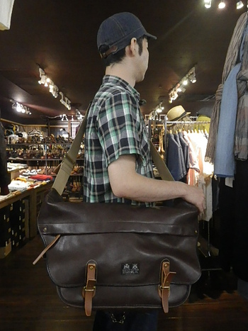 コリンボ ショルダーバッグ　入荷