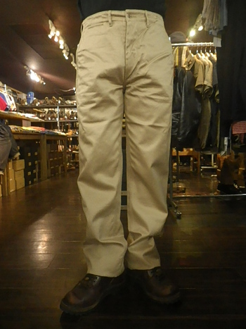バズリクソンズ　定番チノ　入荷