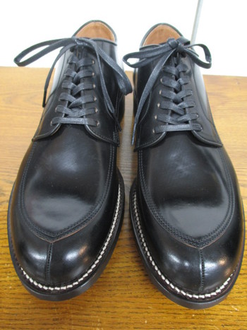 メイカーズ　人気のコードバン短靴　V TIP BLUCHER
