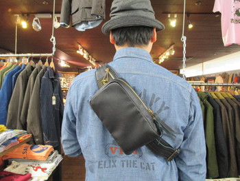 クッシュマン　レザーショルダーバック　SMALL　入荷