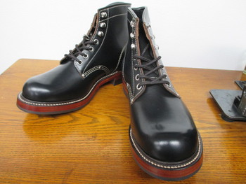 トイズマッコイ　WORK BOOTS “SURVEYOR” GLASS LEATHER