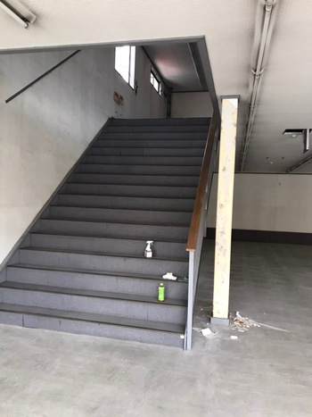 新店舗　工事状況　階段編