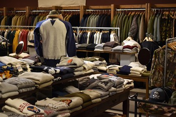 売り場の衣替え、そろそろスタートします。
