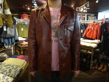 レインボーカントリー　カーコート　レッドブラウン入荷
