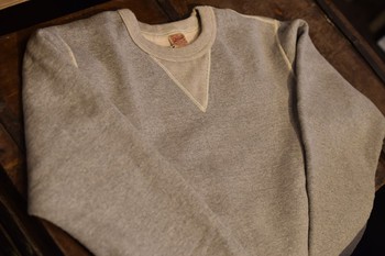 デラックスウエア　人気者の入荷！