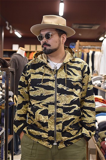 バズリクソンズ GOLD TIGER STRIPE WET WEATHER