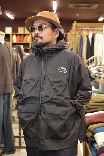 COMFY CMF GUIDE SHELL ジャケット 最強です。