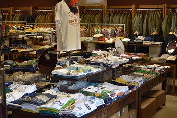 まだまだTシャツは沢山あるのだ!!