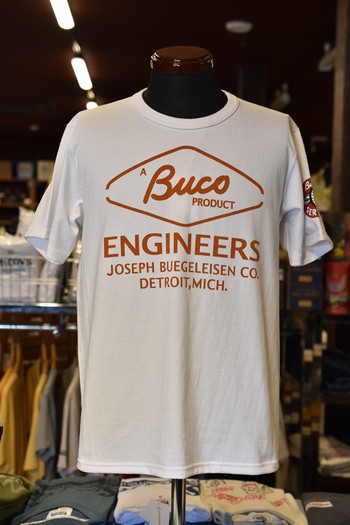今売れているTシャツ　